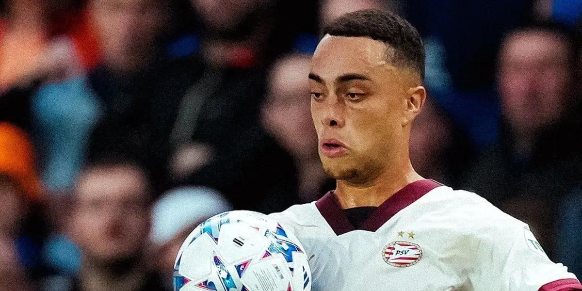 Sergiño Dest played his first game with PSV Eindhoven in Champions League