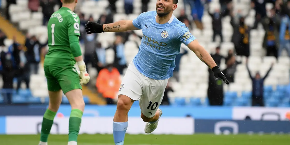 Ovation, two goals and a historical record: Sergio Agüero and a complete farewell to Manchester City