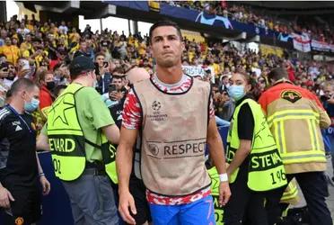 Sergio and Jorge, who for years were part of the best army commandos, ensure the safety of the Portuguese footballer and his family