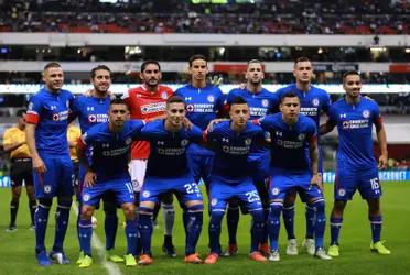 Since the 1934-1935 season, no team that had a long undefeated streak was able to become champion.