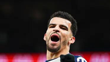 Solanke's opener sets the tone as Spurs triumph over Manchester United in the EFL Cup clash.