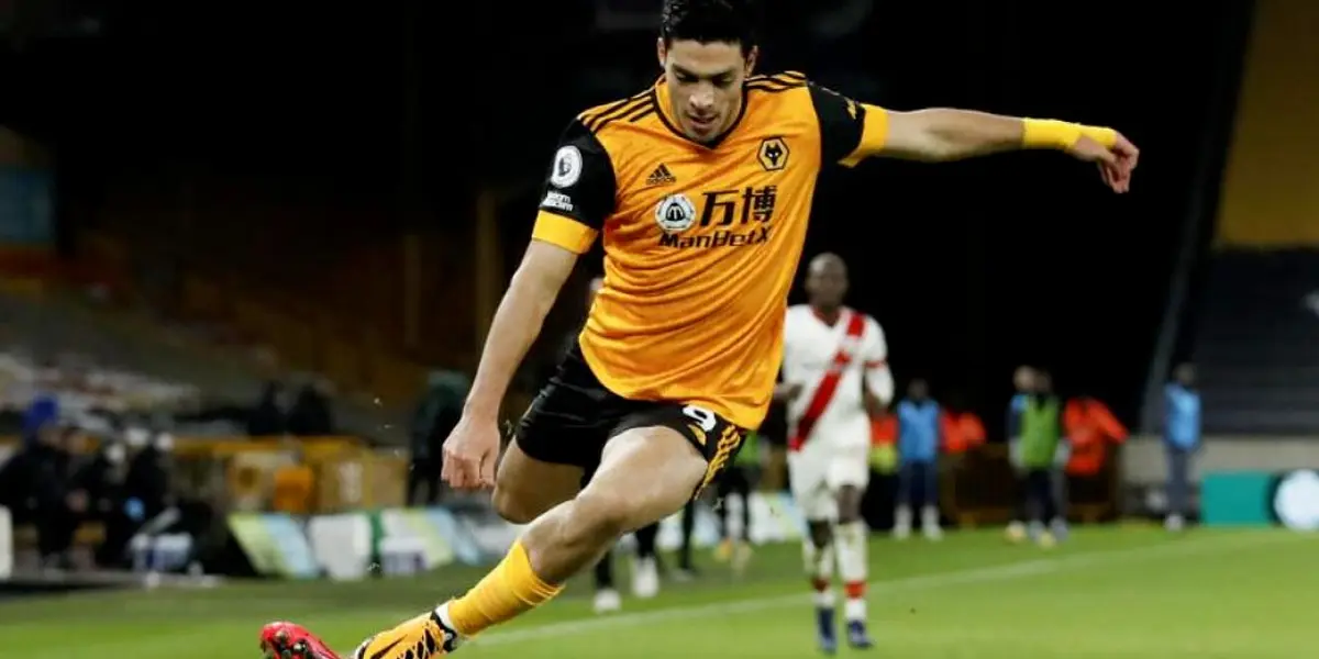 Some top teams showed interest on Jiménez and, if he finally leaves, Wolves are looking forward to sign another Mexican attacker.