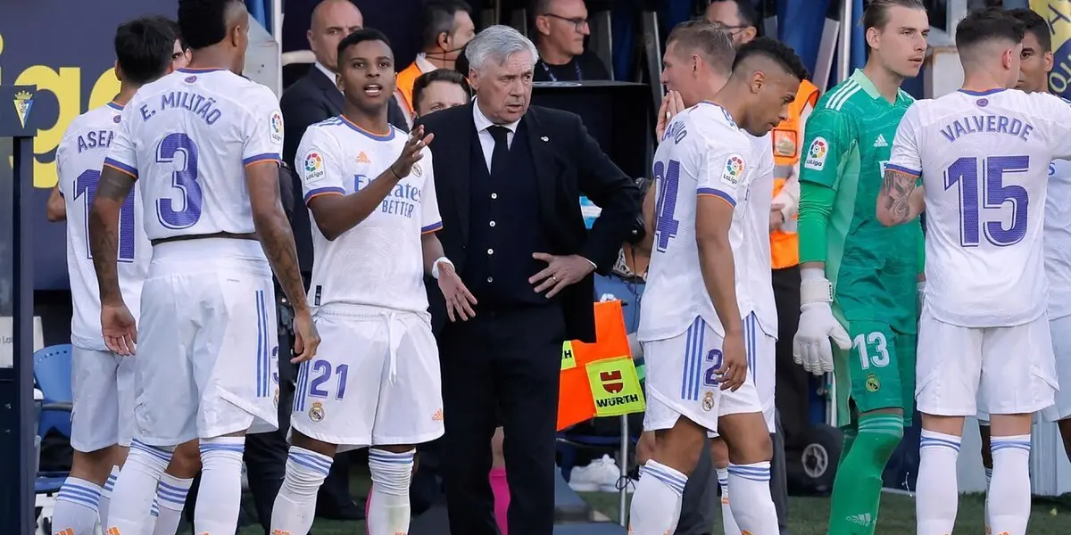 Spanish press reports on Sunday that Brazilian Carlos Henrique Casemiro has become a headache for the coach as he refuses to be a substitute for Real Madrid's younger midfielders.