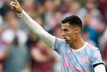 Sportsmen now make money from sponsorship and advertisements, sometimes even more than their salaries, Cristiano Ronaldo is in this category.