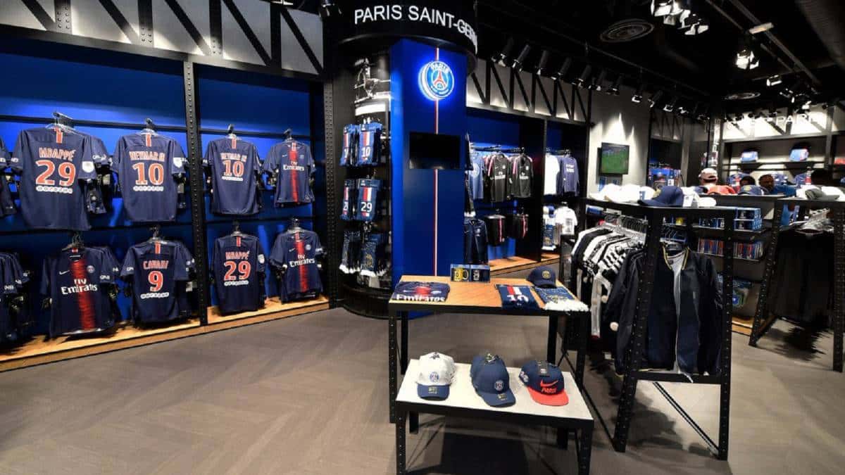 T-shirt prices in Europe are often difficult to reach. At least, for the common people. That is why PSG has released a cheaper edition that can be accessible to everyone.
