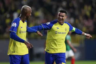 Talisca increases the score gap with a third goal made in the 45'+7 minute versus Al-Ahli Saudi.