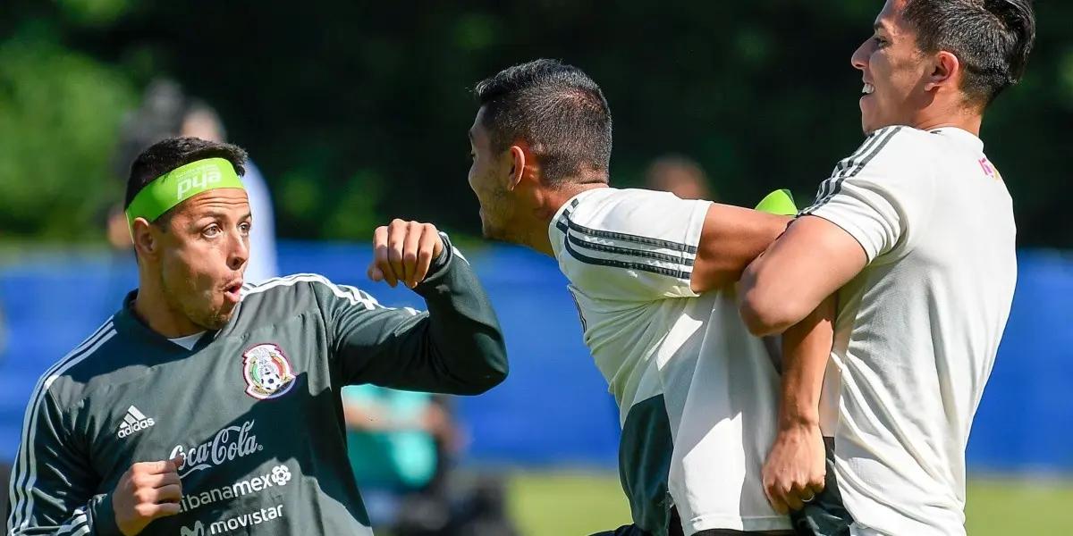 Tecatito Corona broke the silence on social networks to clarify his alleged fight with Chicharito Hernández. Did it really exist?