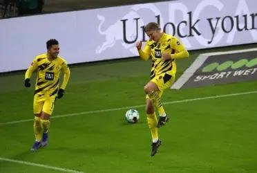 That the two stars of Borussia Dortmund don't appear feeds the versions about a possible exit of the German team