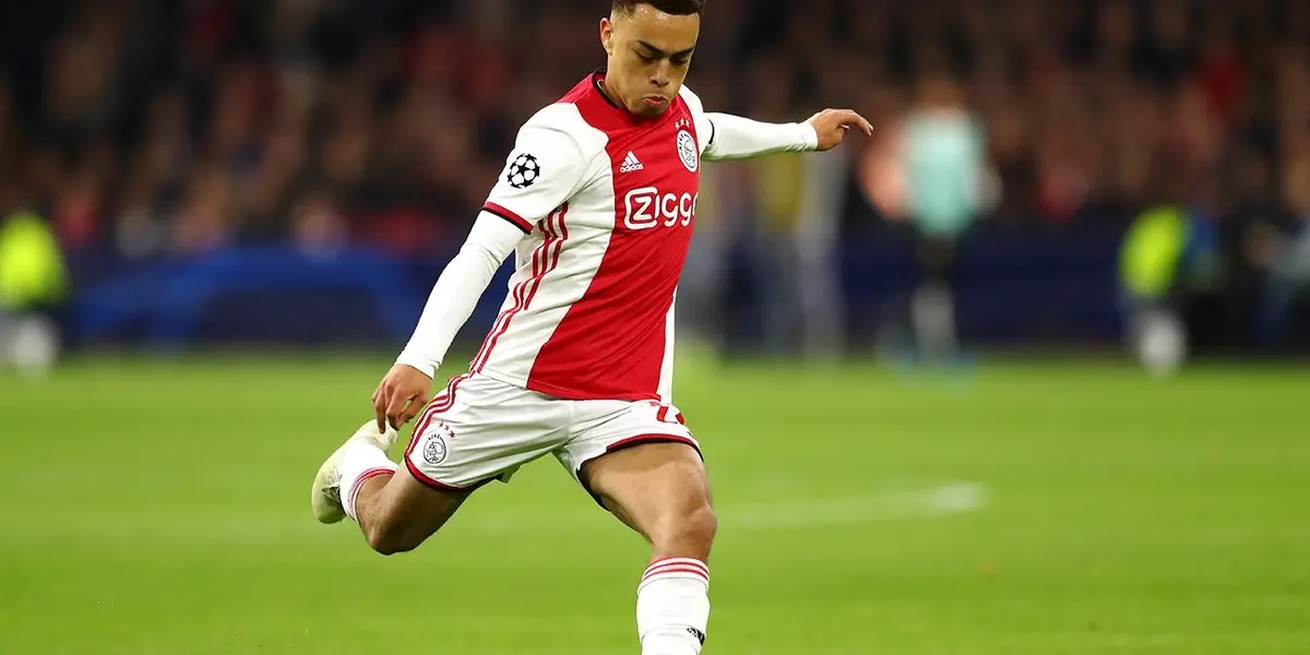The 19-year-old right back is in FC Bayern and FC Barcelona's target. After being relegated in Ajax his dream to jump to one of the biggest in Europe is coming closer.
 