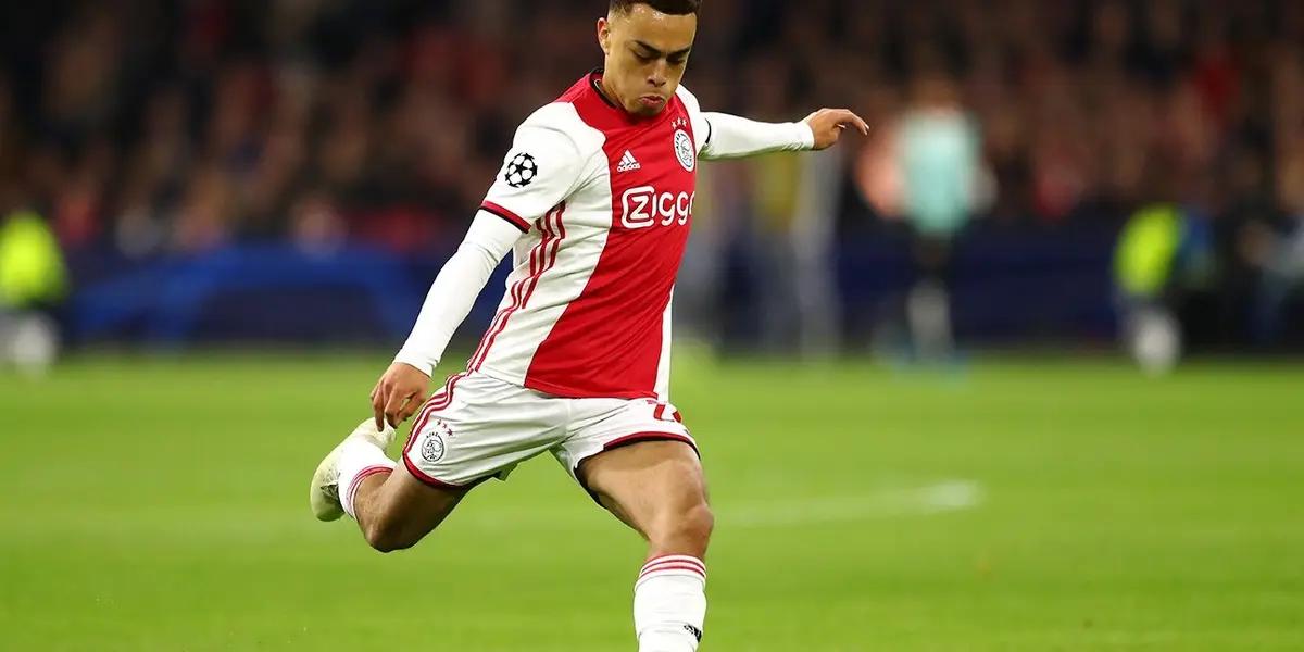 The 19-year-old right back is in FC Bayern and FC Barcelona's target. After being relegated in Ajax his dream to jump to one of the biggest in Europe is coming closer.