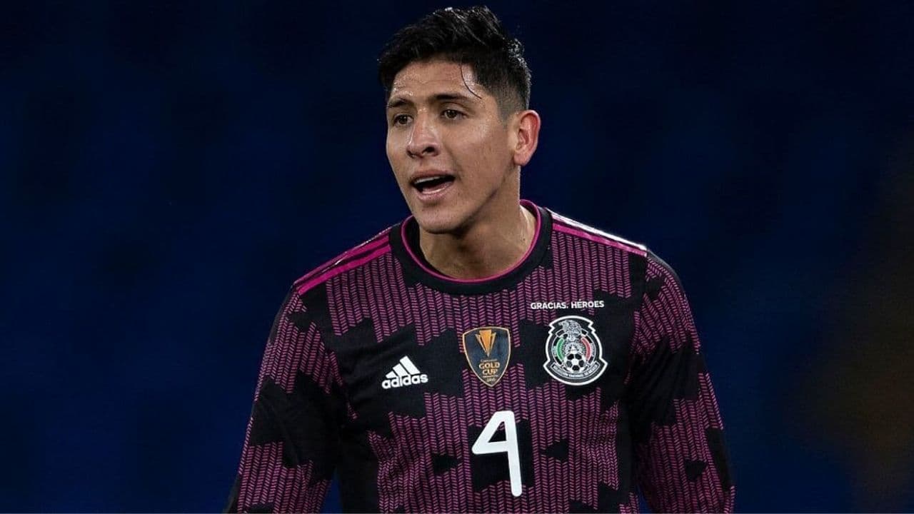 The Ajax player stands out for his defensive recoveries.