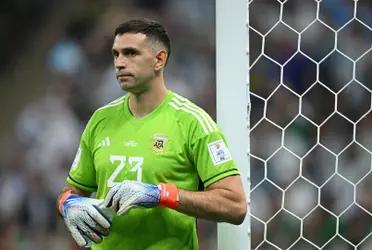 The Albiceleste goalkeeper has not forgotten the achievement in Qatar and had a gesture that no one overlooked