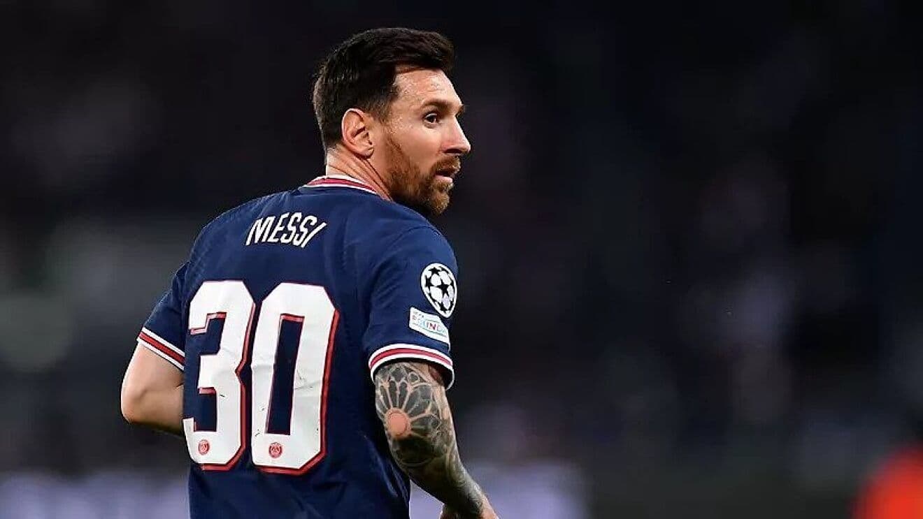 The Argentine came off the pitch after 83 minutes against Juventus and looked displeased at the end of the match.