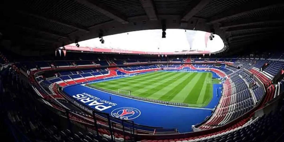 The Argentine footballer appeared on the giant screen of the PSG stadium just a few minutes before the match against Olympique de Lyon on date 6 of Ligue 1.
