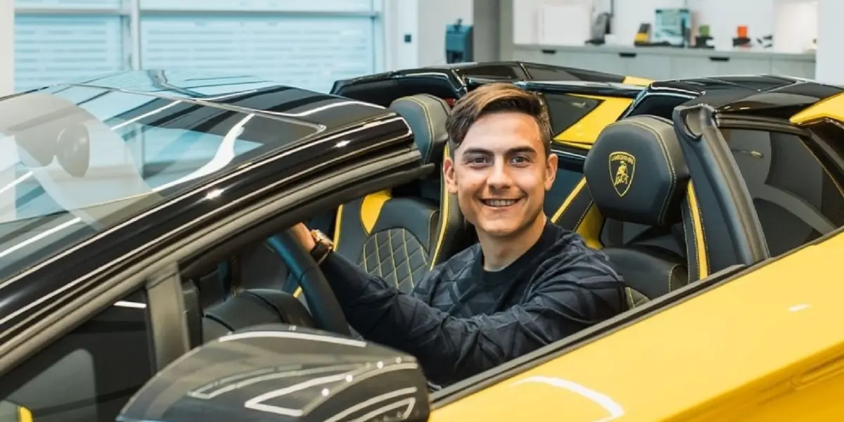 Paulo Dybala "signed" with Lamborghini and they gave him an impressive car: What model's it and how much does it cost?