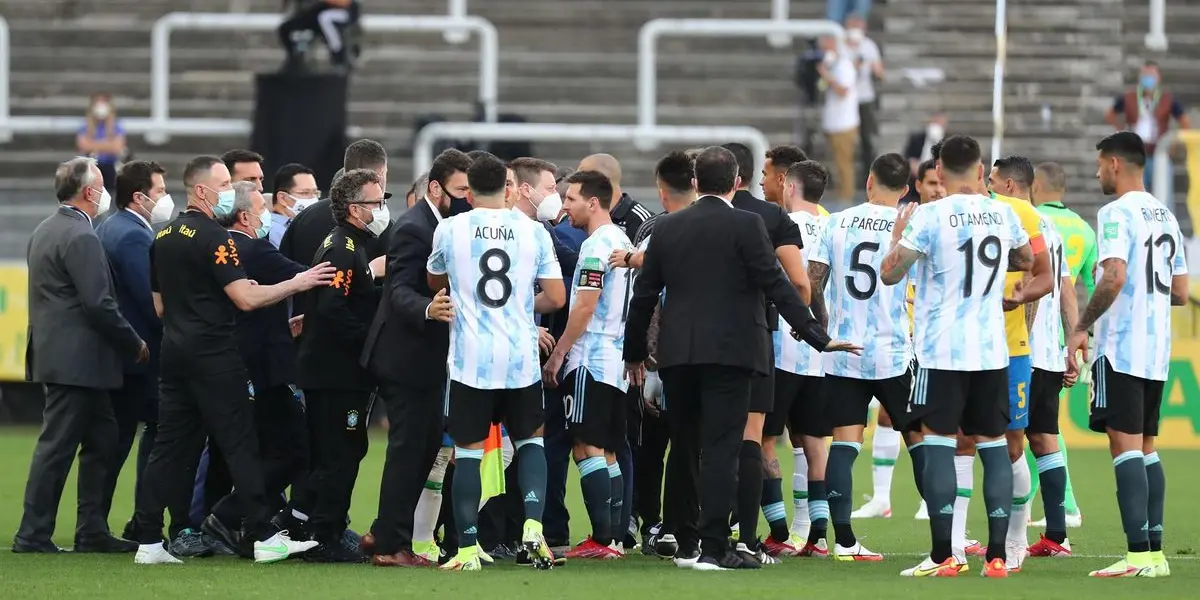 The Argentine squad questioned why they waited until the game against Brazil began to carry out their operation, which unleashed one of the most embarrassing acts in history.