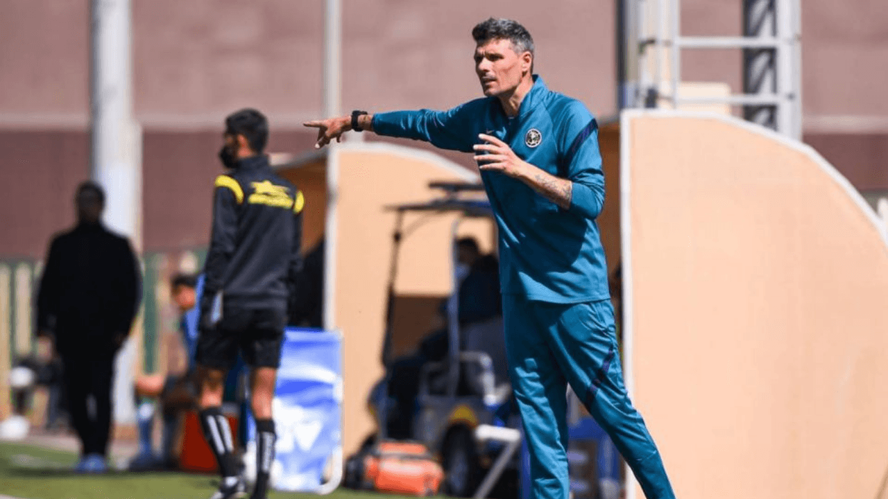 The Argentinean is a former player with an extensive international career and will coach the Aguilas at least for the match against Monterrey.