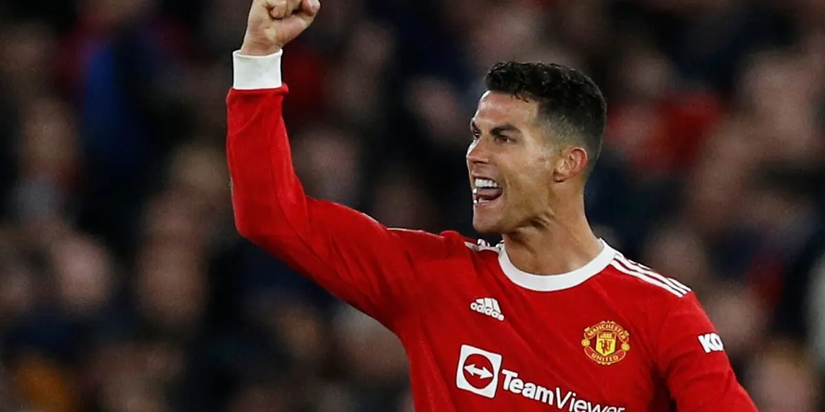 The arrival of Cristiano Ronaldo to Manchester United was decisive for the English team. However, just as the fans enjoy it, some teammates suffer from it, and they lost their place in their team.