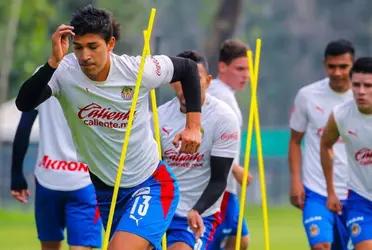 The board of directors of Chivas de Guadalajara continues to work on armoring the first team for the 2022 Liga MX Apertura, and during Monday's morning session, a reinforcement was unveiled to test the team at Verde Valle.