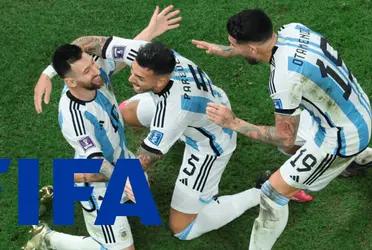 The body had controversial decisions against the National Team and the fans in Lusail did not forget it when they saw Gianni Infantino