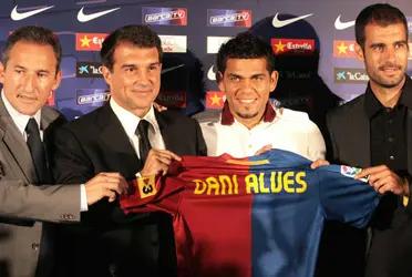 The Brazilian defender has left a post on Instagram, precisely when his return to Barcelona for the 2022 winter market is loud in the sports media.