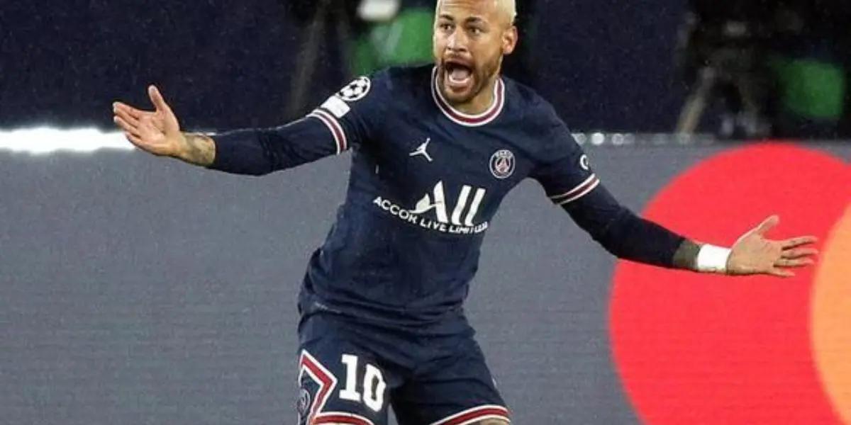 The Brazilian has links with the Parisians until 2027, however, his future would be in the Premier League