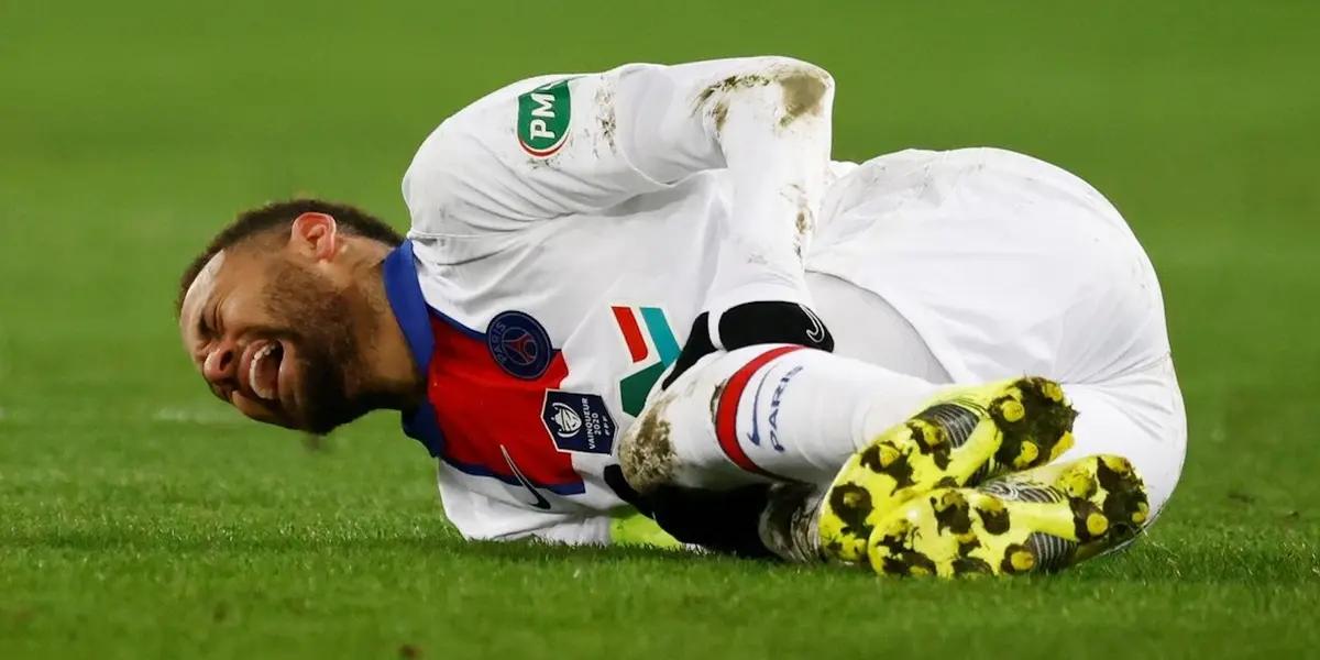 The Brazilian idol suffered an injury that won’t let him play the Champions League game of PSG against Barcelona.