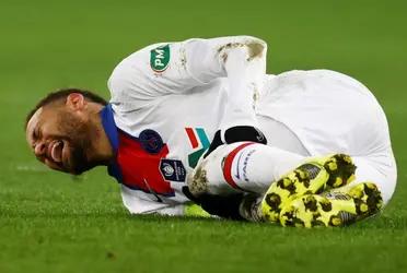 The Brazilian idol suffered an injury that won’t let him play the Champions League game of PSG against Barcelona.