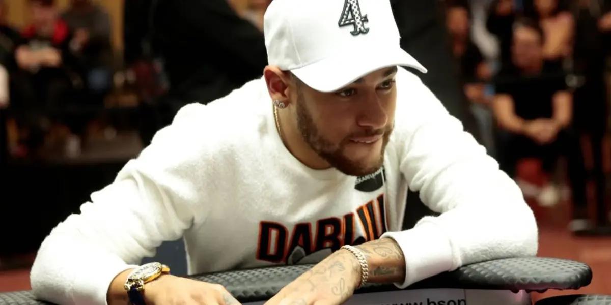 The Brazilian is a big fan of poker and this is what he could gain if he quits soccer to be a pro player.