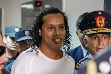 The Brazilian star was in prison and almost bankrupt, but some help from a former FC Barcelona teammate and his knowledge for business made him rich again.