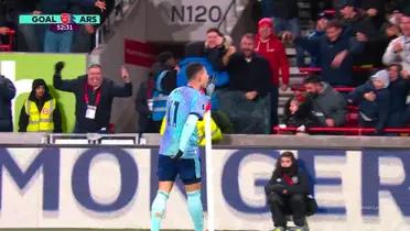 The Brazilian striker took advantage of a defensive lapse to score the Gunners' third goal