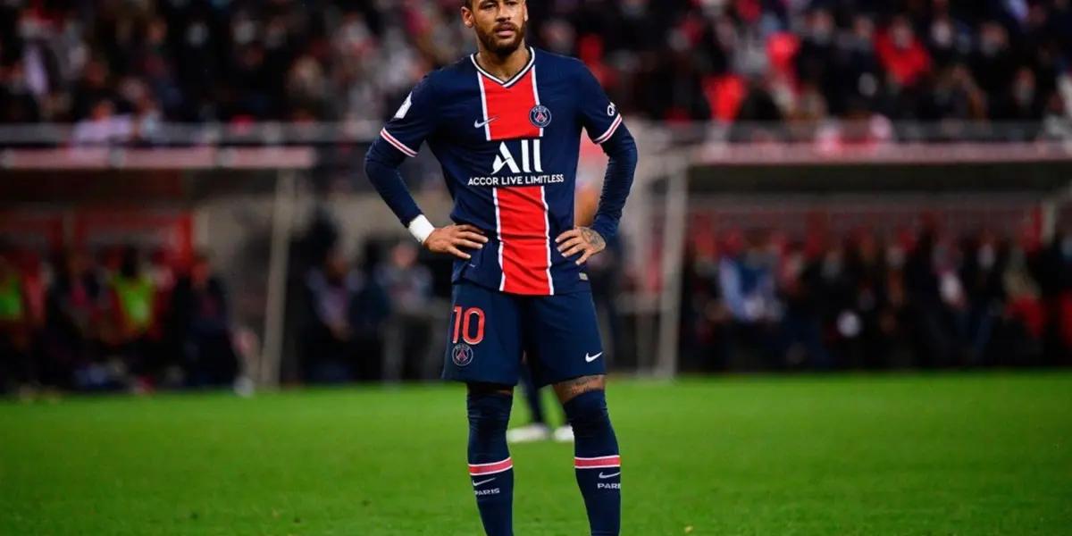 The Brazilian wants to play with Lionel Messi again