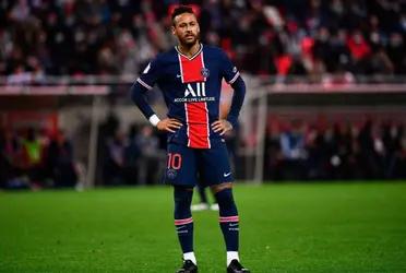 The Brazilian wants to play with Lionel Messi again