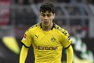 The Bundesliga made their kick off and the US National Team player was main protagonist in Borussia Dortmund's game after scoring.