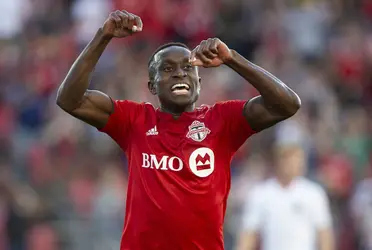 The Canadian midfielder will leave MLS to join the Football League Championship, England's second division.