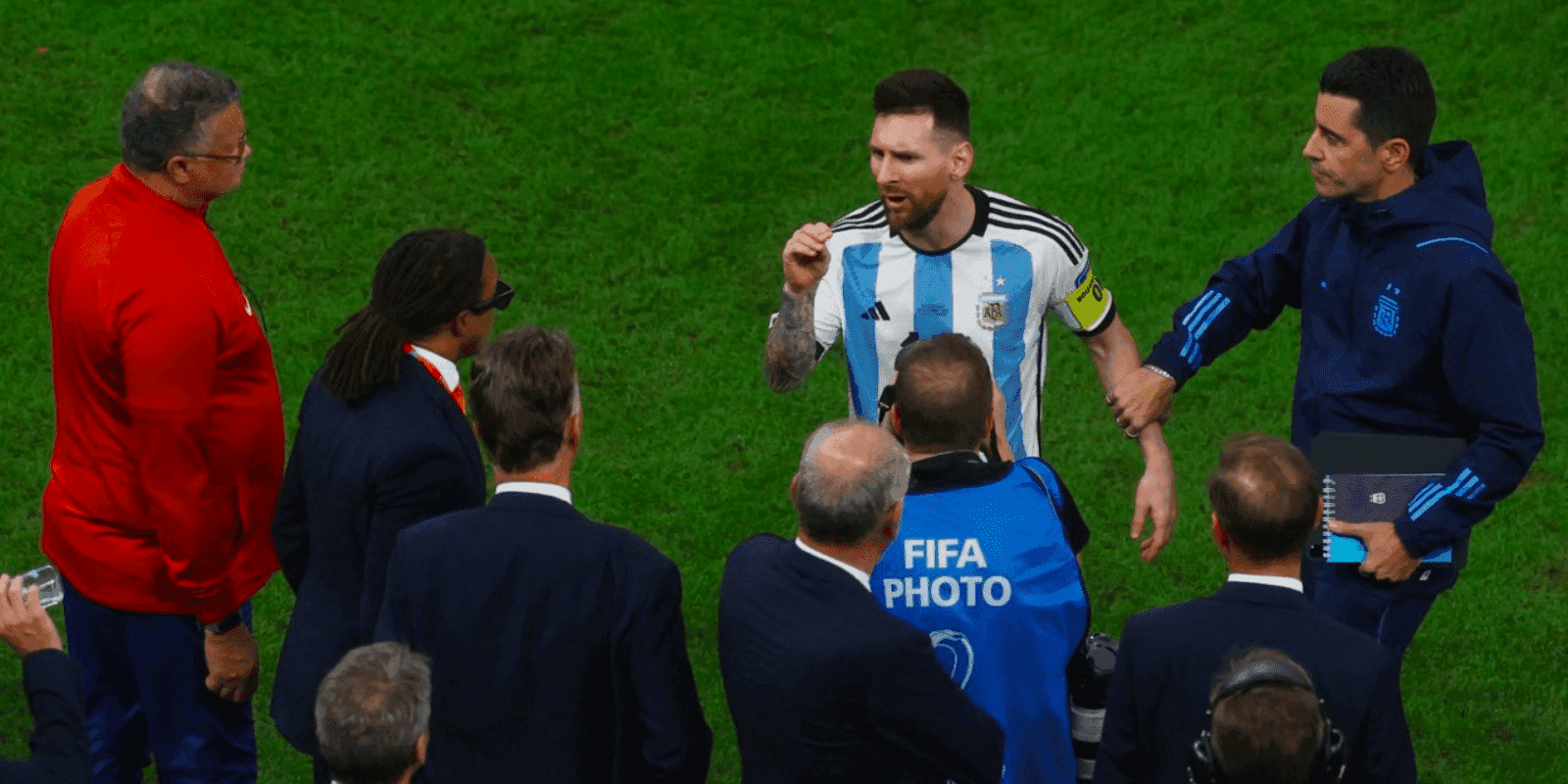 The captain of the Argentine team had a strong clash with the coach of the European team