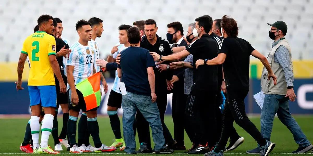 The cause: they accuse the players who are active in England of not complying with the sanitary protocol, despite the fact that they had been authorized by FIFA and Conmebol.