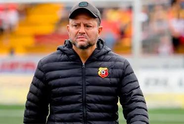 The coach of Costa Rica's Club Sport Herediano heated the World Cup Qualifiers with his statements.