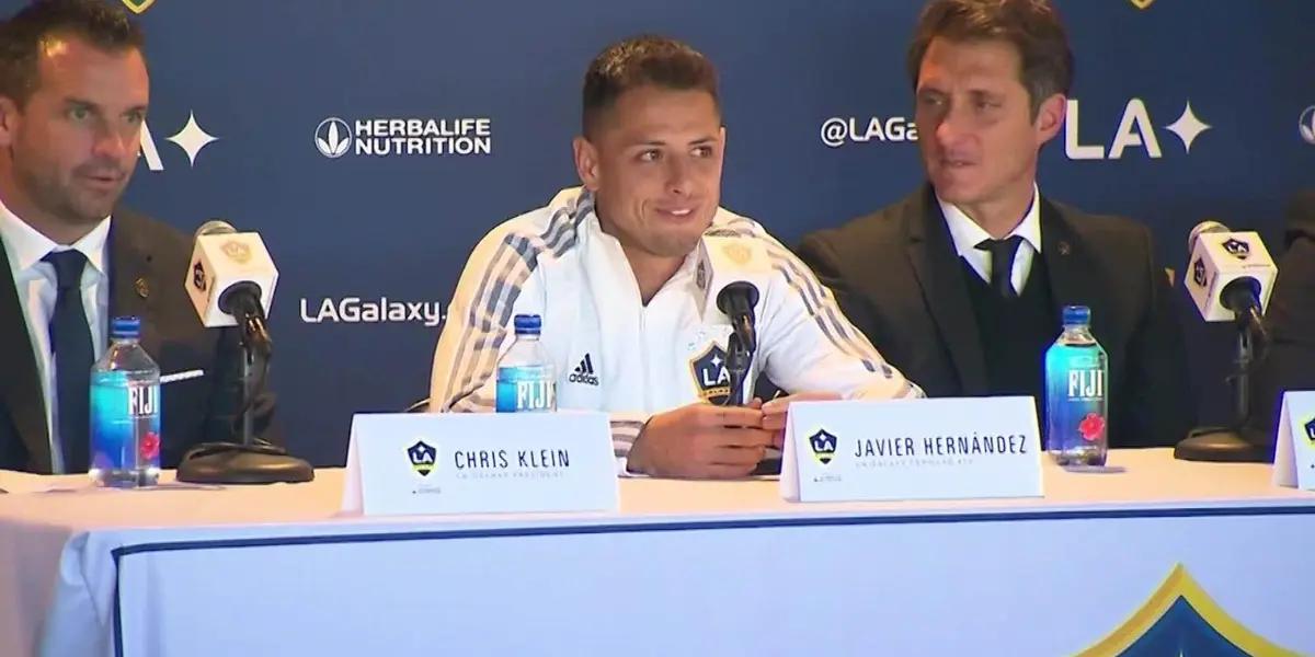 The coach spoke about Javier Hernández's problems when he is on the soccer field and why he is considering him as a substitute.