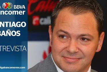 The Colombian players Roger Martinez and Andres Ibarguen, have one foot outside the team