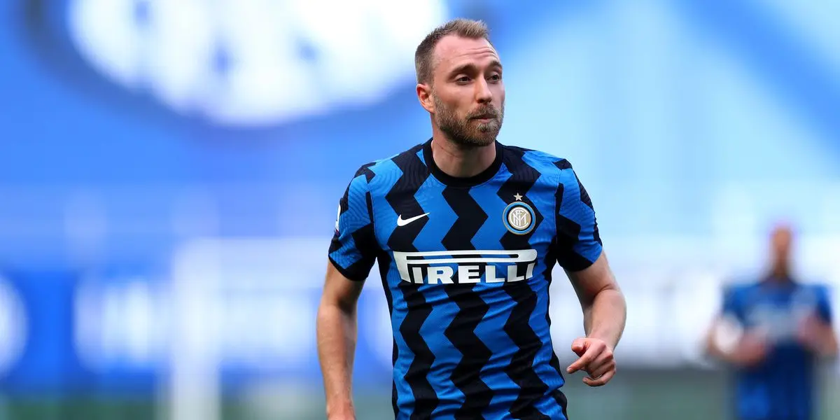 The Danish midfielder greeted his teammates and Inter managers and, according to the Danish doctors, he will continue his rehabilitation process after fainting last June.