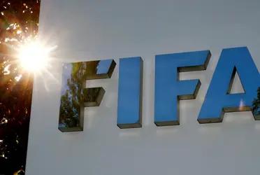 The director of development of world football at FIFA, Arsene Wenger, proposes that at the end of each season there be a major competition of national teams such as the European Championship.