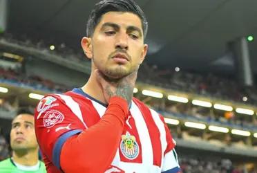 The dressing room is broken in Chivas and they uncover the proof why they would not want Guzmán in the team.