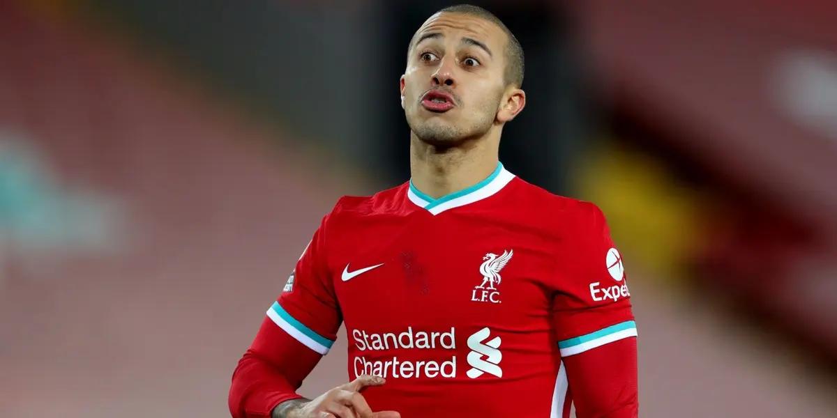 The eldest Alcántara has not stepped on the pitch in an official match since April 26 and faces a few key months for his future. His contract with Liverpool ends on June 30.