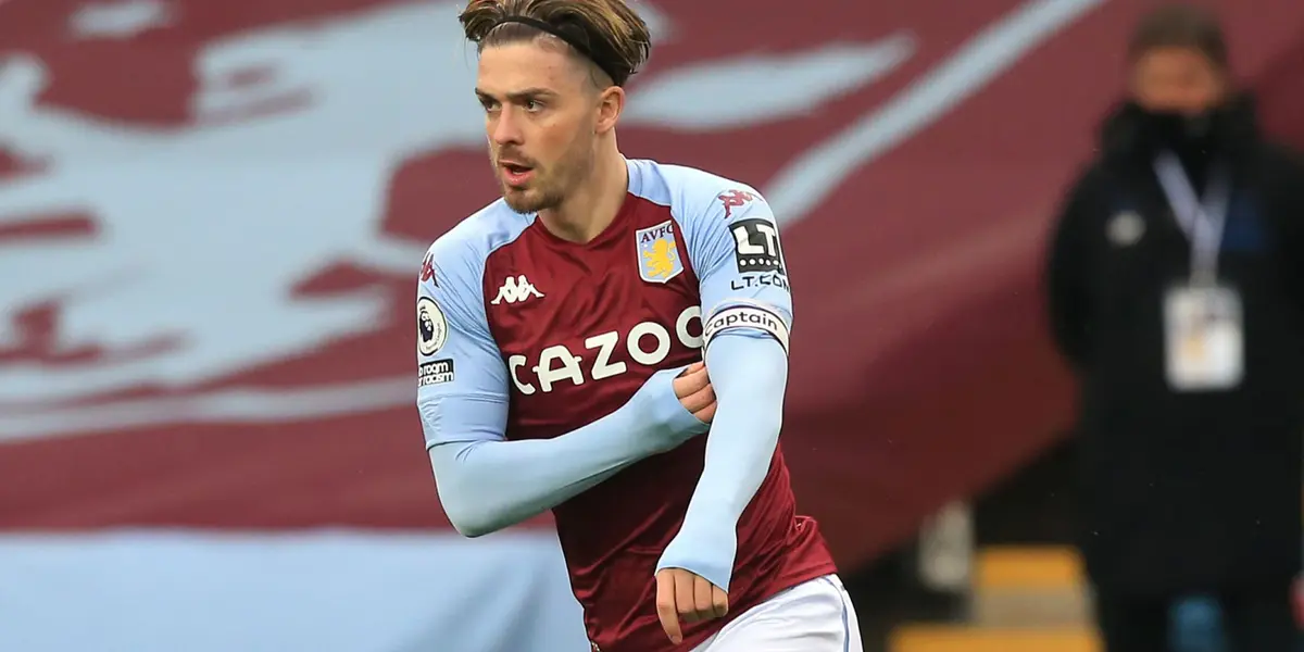 The English club breaks the transfer market and takes the Aston Villa midfielder, who becomes the most expensive transfer in British football. Here, the details of the transfer.