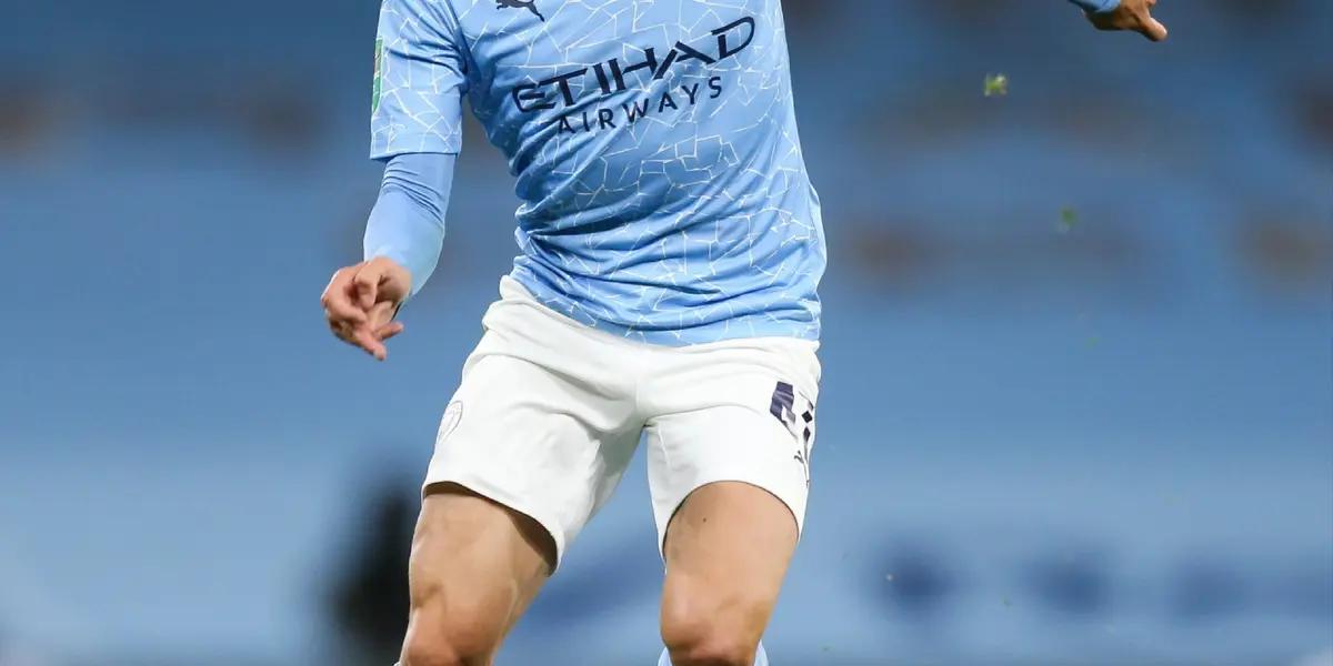The English midfielder Phil Foden is completely unhappy with his current situation at Manchester City