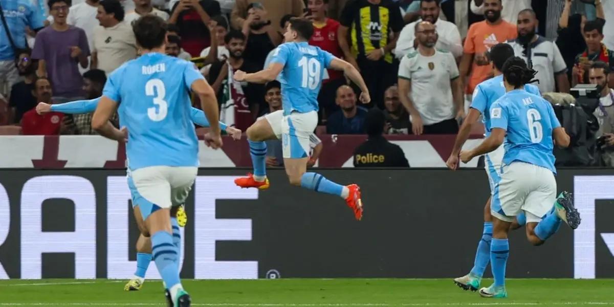 The English team did not wait a minute to take the lead. With a shot from the chest, from the ground, Julián Álvarez made the citizen fans celebrate.