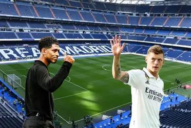 The experienced German midfielder gave advice to one of the club's revelations before playing the classic.