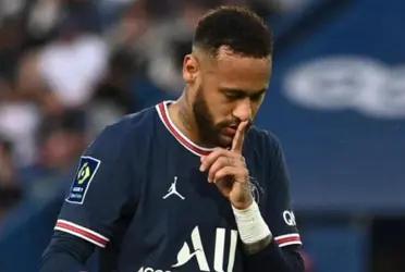 The fans lost patience with the Brazilian, who has a contract until 2027