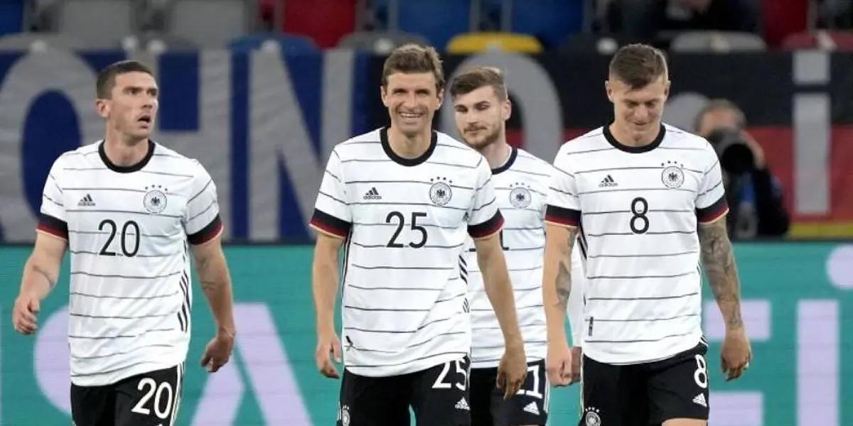 The Federación Alemana de Fútbol (DFB) reported that the plane that carried the equipment landed in Edinburgh, in Scotland, for “safety” reasons. Everything has happened in a professional way.